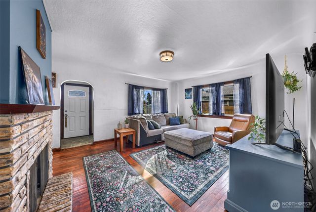 513 S Pine Street, Burlington, WA 98233