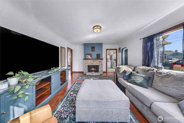 513 S Pine Street, Burlington, WA 98233