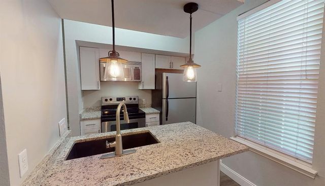 2814 Nueces ST 202, Austin, TX 78705