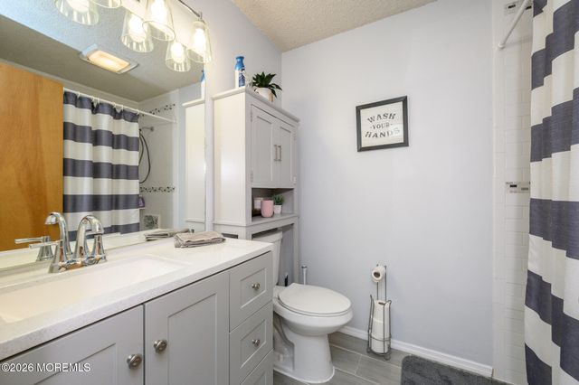 141 Grand Central Parkway, Bayville, NJ 08721