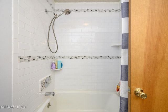 141 Grand Central Parkway, Bayville, NJ 08721