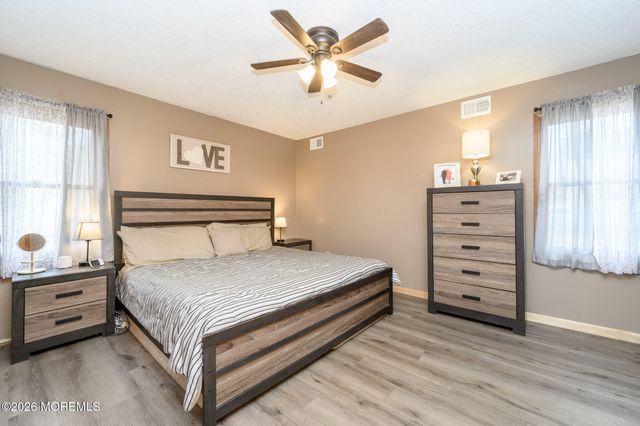 141 Grand Central Parkway, Bayville, NJ 08721