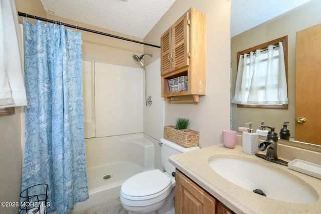 141 Grand Central Parkway, Bayville, NJ 08721