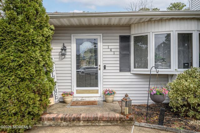 141 Grand Central Parkway, Bayville, NJ 08721