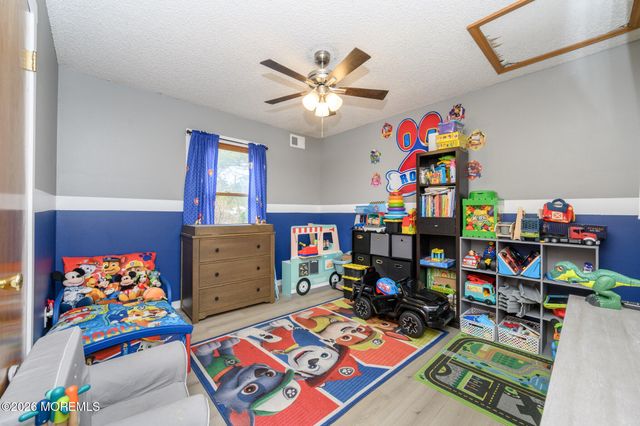 141 Grand Central Parkway, Bayville, NJ 08721