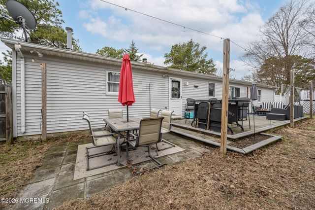 141 Grand Central Parkway, Bayville, NJ 08721