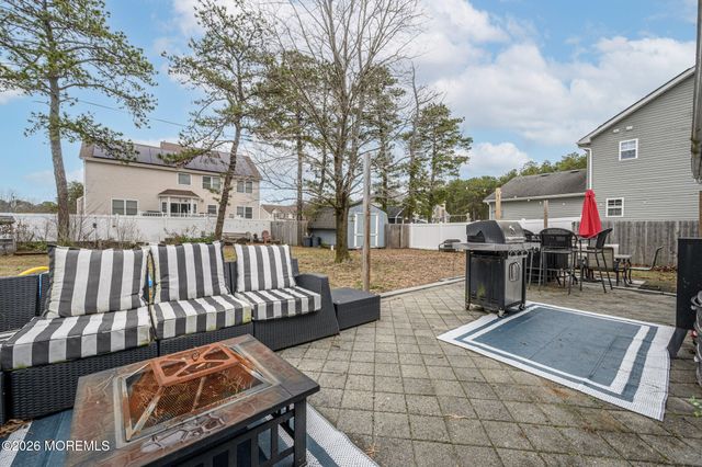 141 Grand Central Parkway, Bayville, NJ 08721