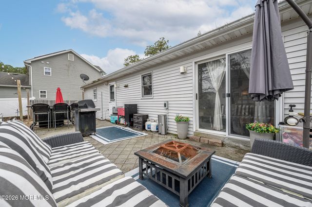 141 Grand Central Parkway, Bayville, NJ 08721