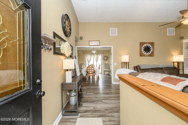 141 Grand Central Parkway, Bayville, NJ 08721