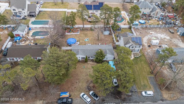 141 Grand Central Parkway, Bayville, NJ 08721