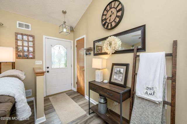 141 Grand Central Parkway, Bayville, NJ 08721