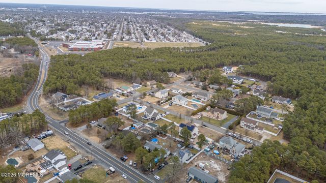 141 Grand Central Parkway, Bayville, NJ 08721