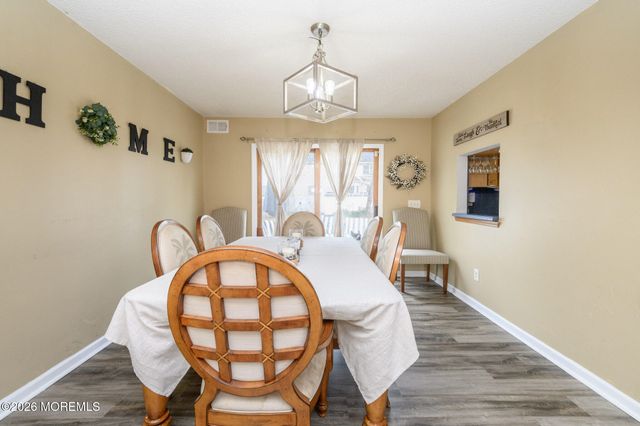 141 Grand Central Parkway, Bayville, NJ 08721