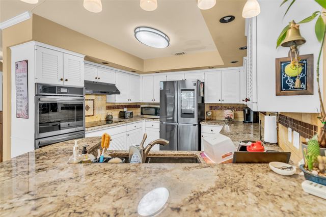 2411 Blue Willow Drive, Houston, TX 77042