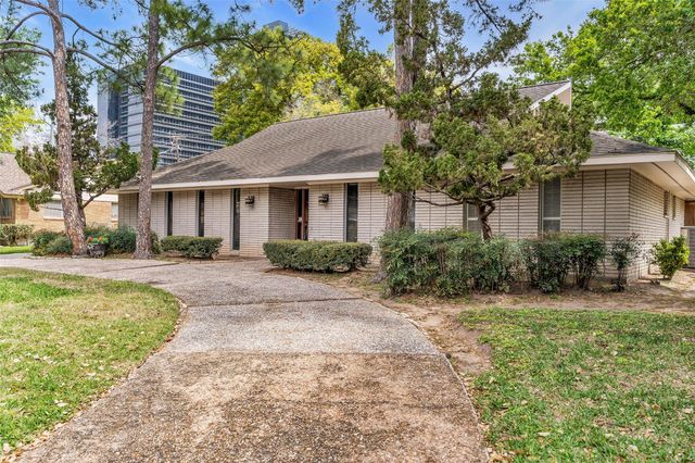 2411 Blue Willow Drive, Houston, TX 77042