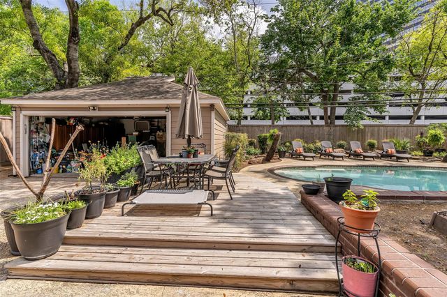 2411 Blue Willow Drive, Houston, TX 77042