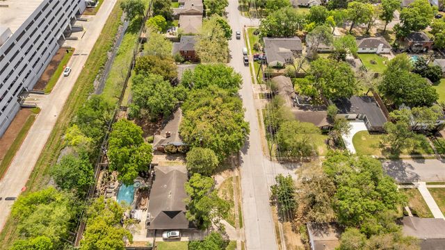 2411 Blue Willow Drive, Houston, TX 77042