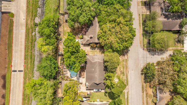 2411 Blue Willow Drive, Houston, TX 77042