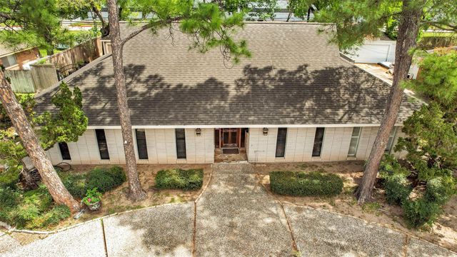 2411 Blue Willow Drive, Houston, TX 77042