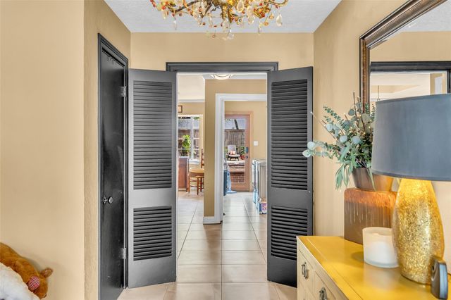 2411 Blue Willow Drive, Houston, TX 77042