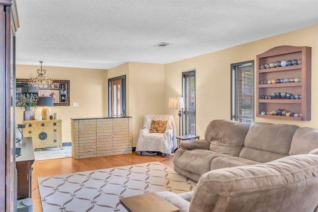 2411 Blue Willow Drive, Houston, TX 77042