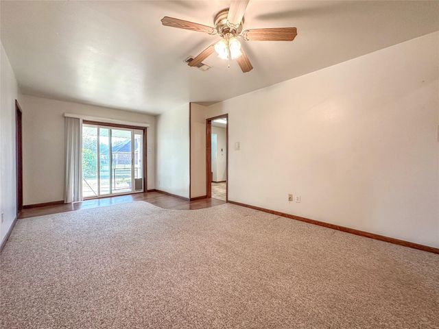 1016 Grove Street, Angleton, TX 77515