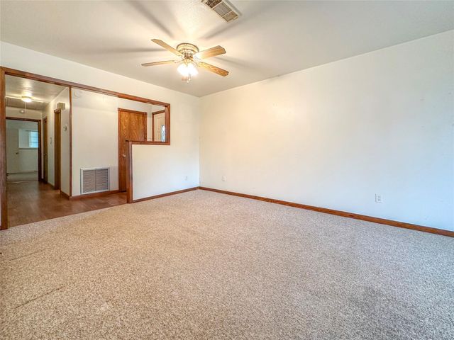 1016 Grove Street, Angleton, TX 77515