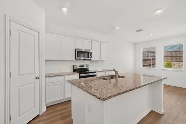 11609 Silver Queen Drive, Aubrey, TX 76227