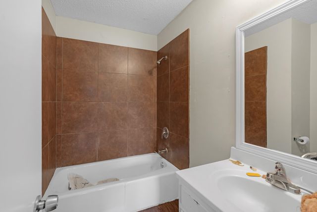 6128 RAINTREE DR, Memphis, TN 38115