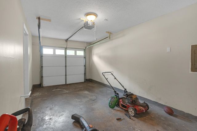 6128 RAINTREE DR, Memphis, TN 38115