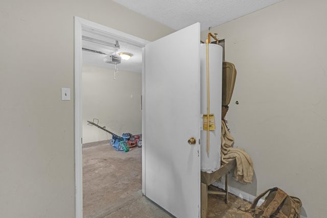 6128 RAINTREE DR, Memphis, TN 38115