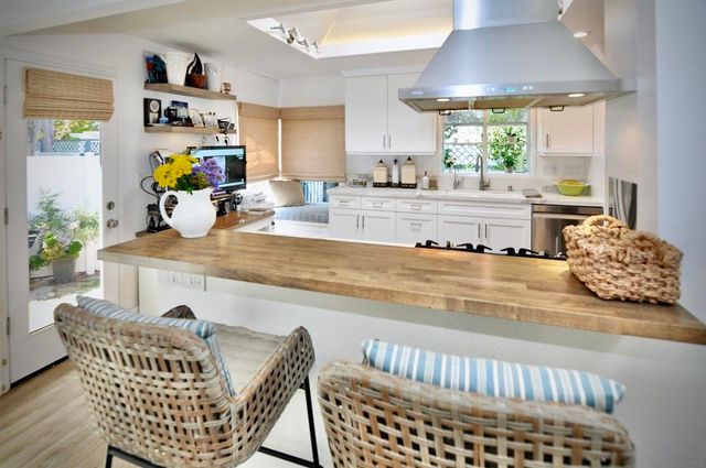 529 Fern Glen, La Jolla, CA 92037