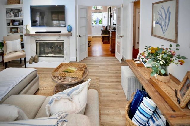 529 Fern Glen, La Jolla, CA 92037