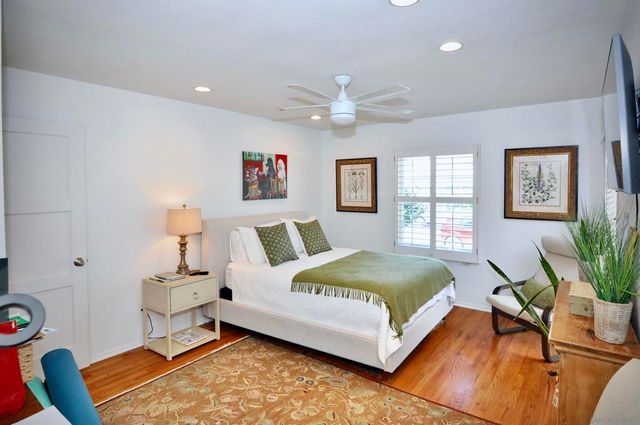 529 Fern Glen, La Jolla, CA 92037