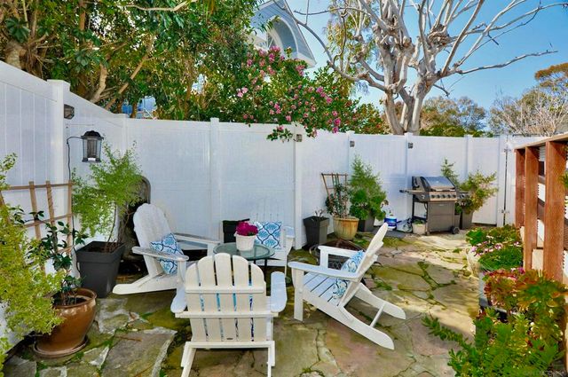 529 Fern Glen, La Jolla, CA 92037