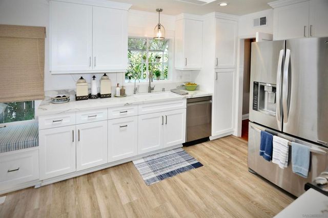 529 Fern Glen, La Jolla, CA 92037