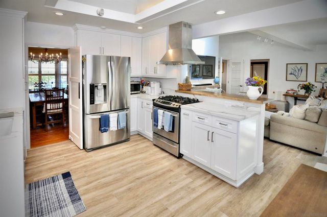 529 Fern Glen, La Jolla, CA 92037