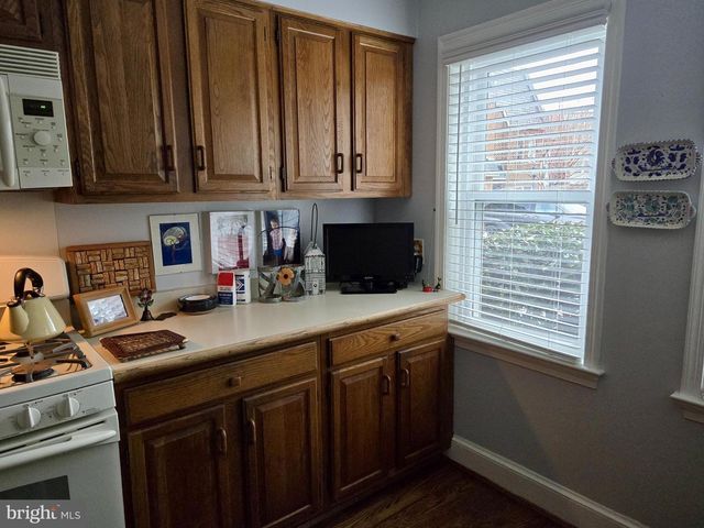 4416 LINGAN RD NW, Washington, DC 20007