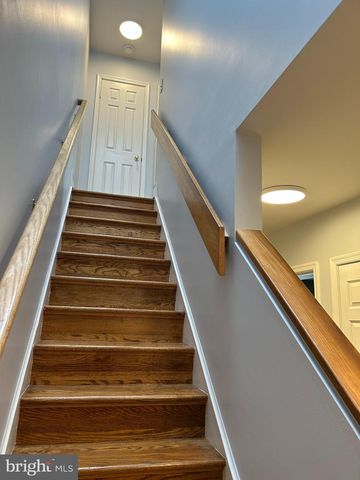 4416 LINGAN RD NW, Washington, DC 20007