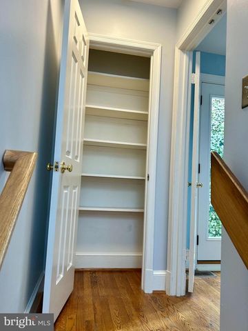 4416 LINGAN RD NW, Washington, DC 20007