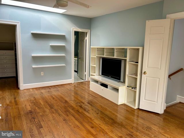 4416 LINGAN RD NW, Washington, DC 20007