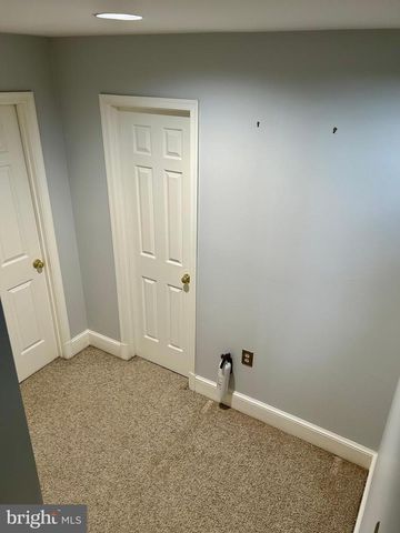 4416 LINGAN RD NW, Washington, DC 20007