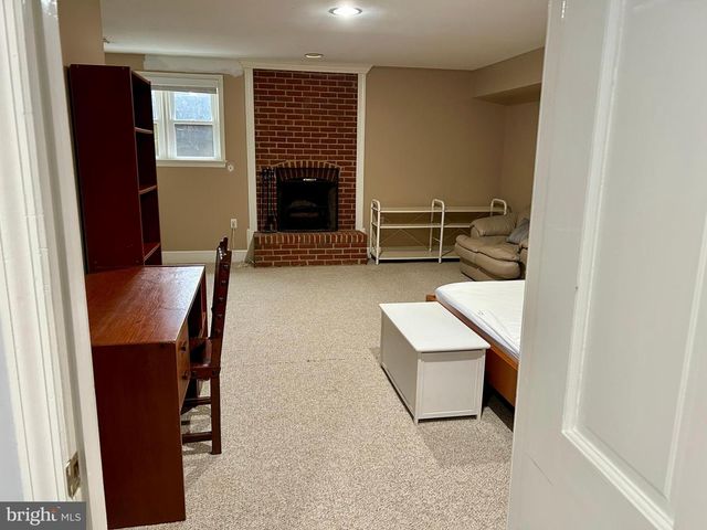 4416 LINGAN RD NW, Washington, DC 20007