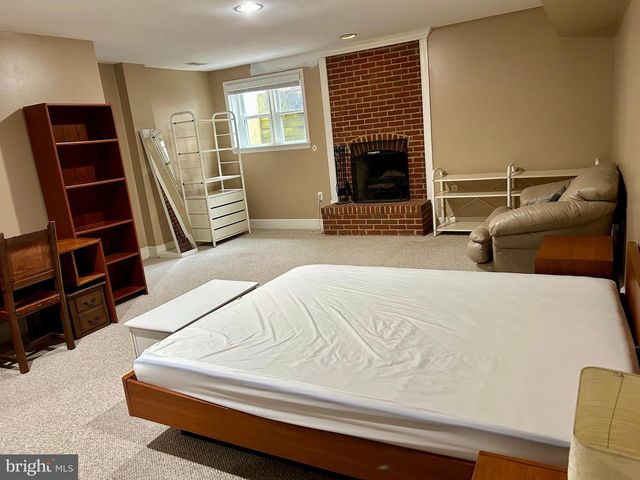 4416 LINGAN RD NW, Washington, DC 20007