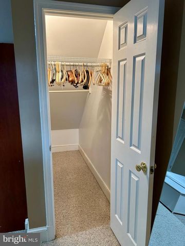 4416 LINGAN RD NW, Washington, DC 20007