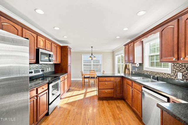200 Carnegie Court, Kingsport, TN 37664