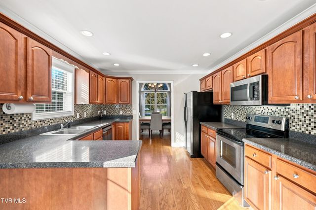 200 Carnegie Court, Kingsport, TN 37664