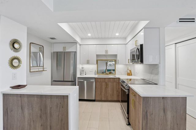 3912 S Ocean Boulevard 704, Highland Beach, FL 33487