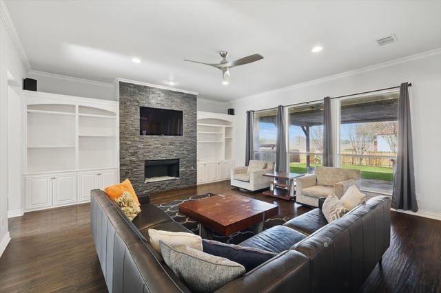 2023 Crockett Circle, Irving, TX 75038