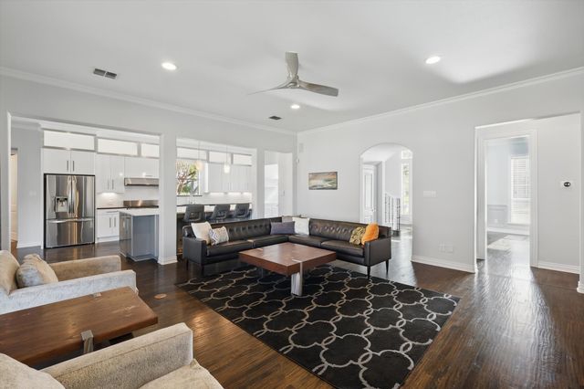 2023 Crockett Circle, Irving, TX 75038